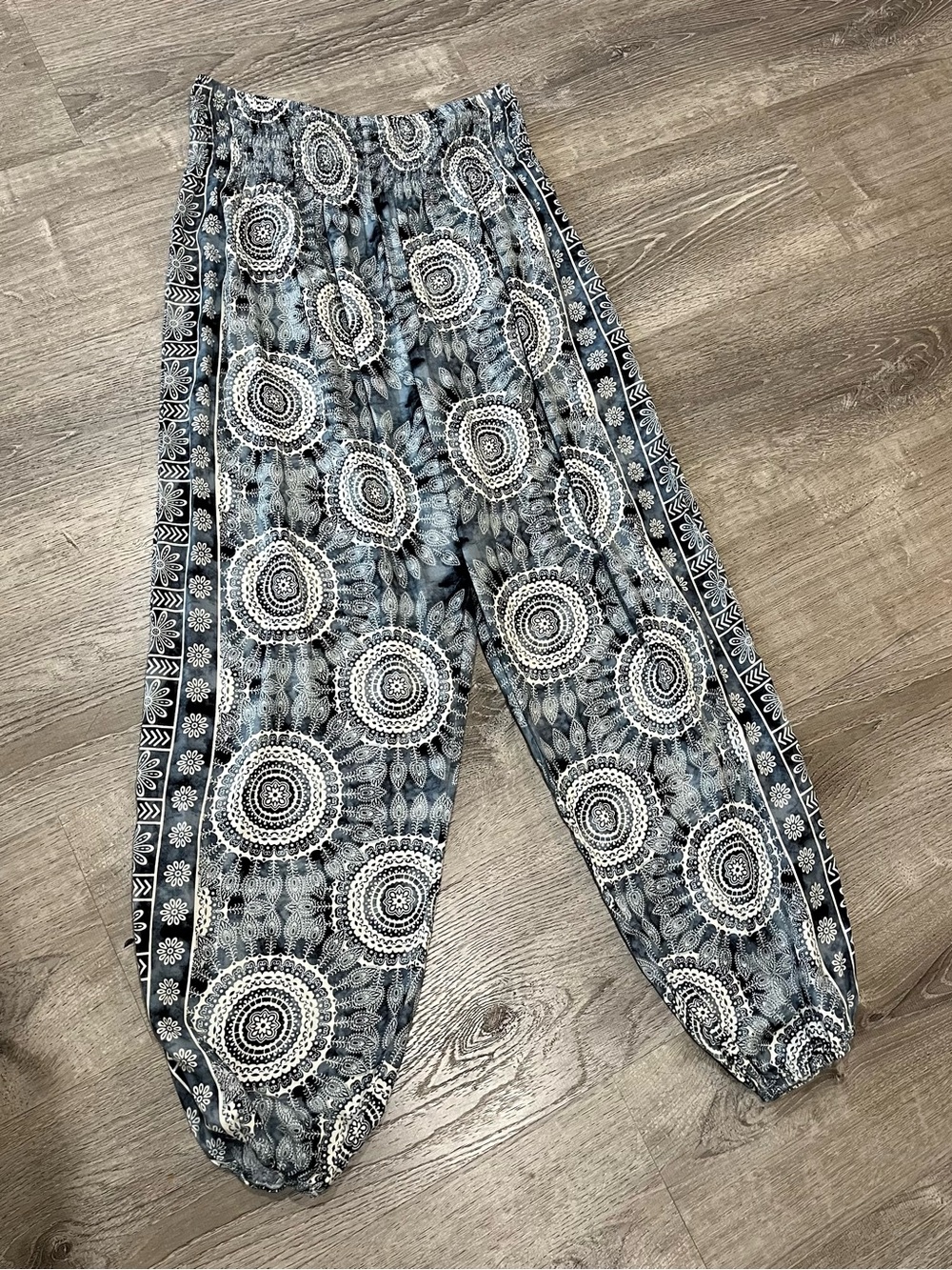 Lotus and Luna Bohemian Print Elastic-Waist Harem Pants - Black & White